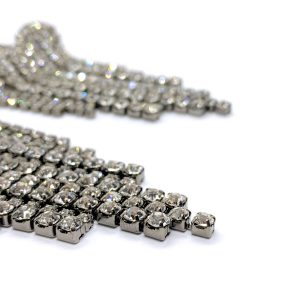 Grey rhinestones heart earrings - Image 2