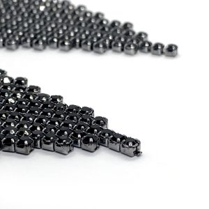Black rhinestones heart earrings - Image 2